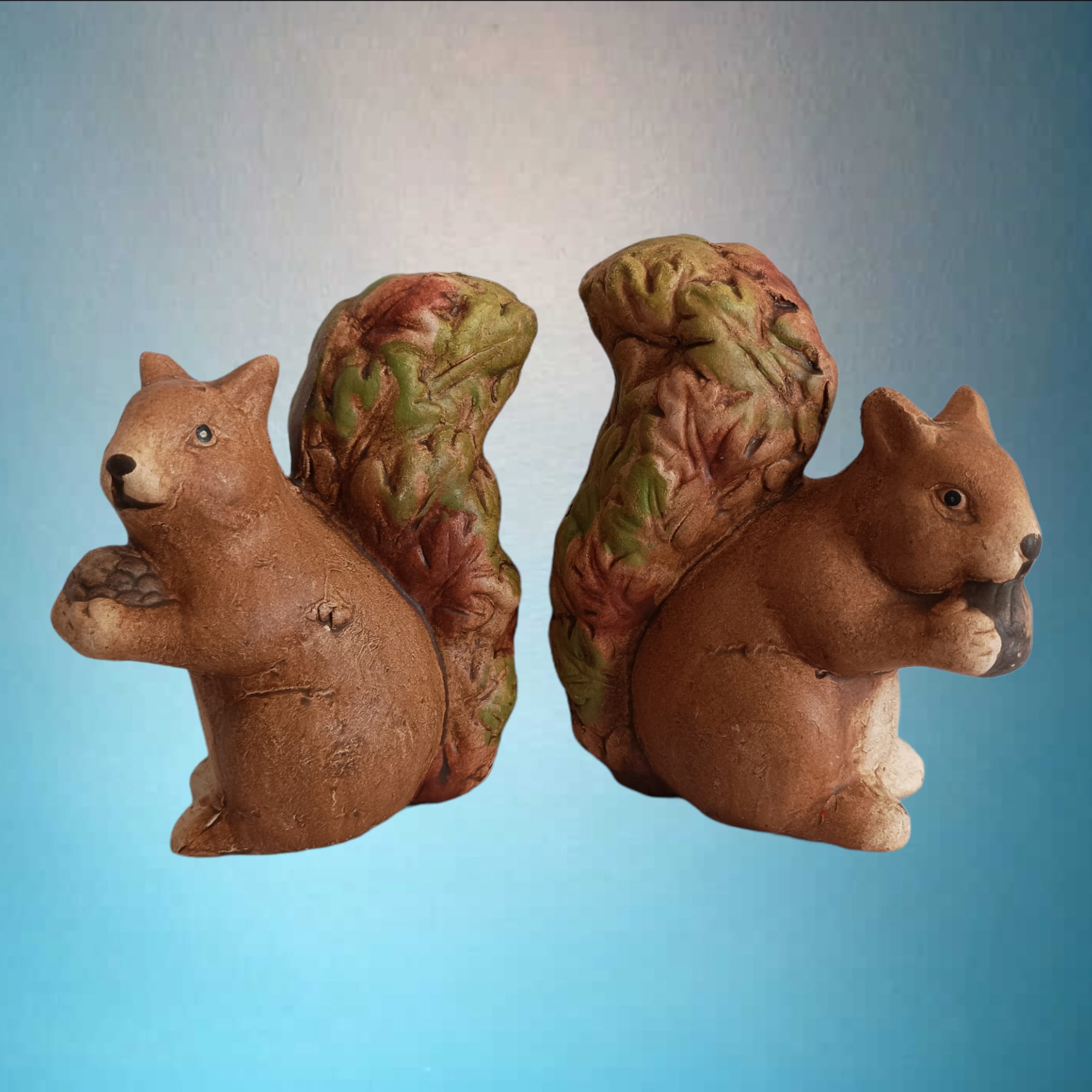 Deko Eichhörnchen Figur mit Eichel in der Hand 2er Set 11 cm