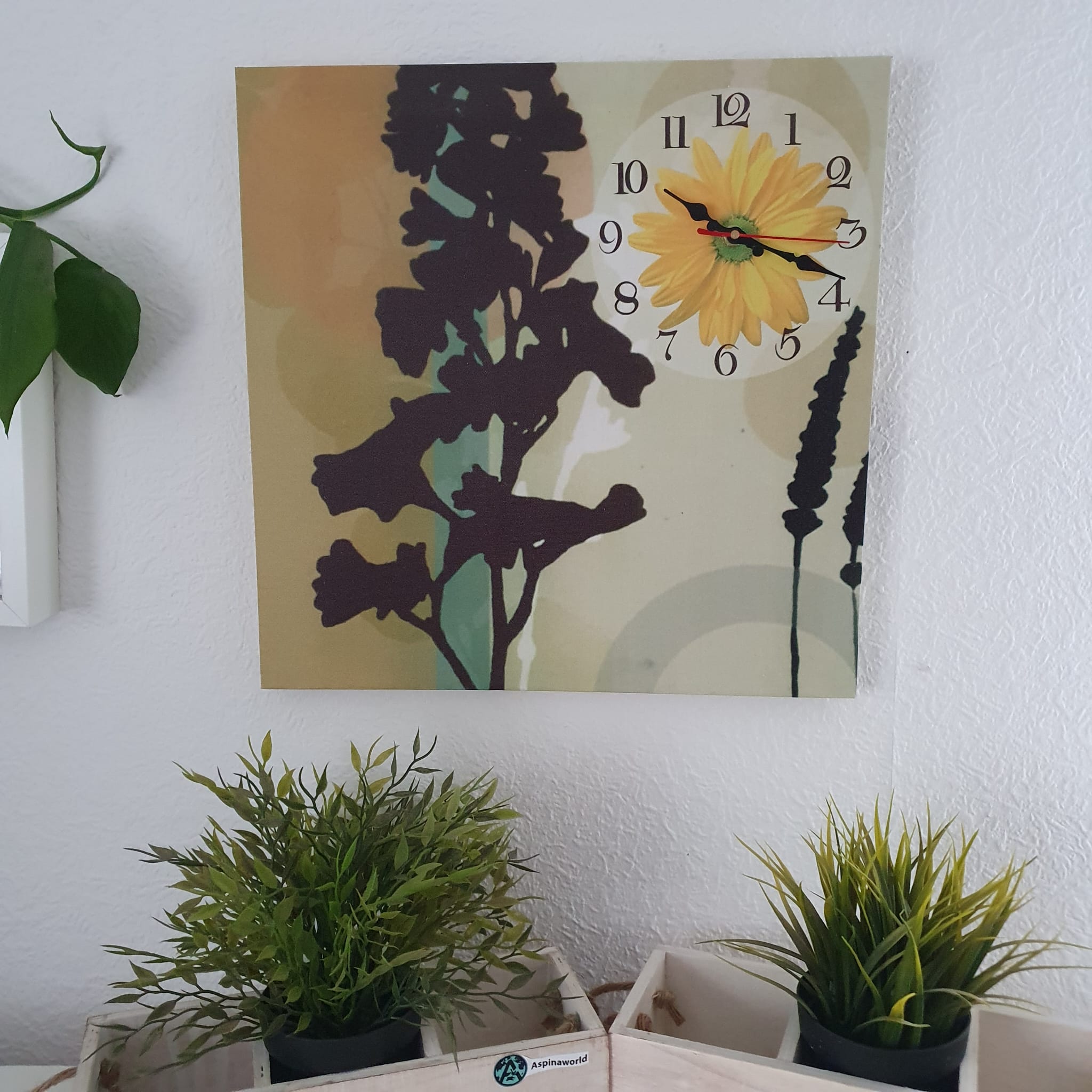 Wanduhr aus Holz mit Sonnenblume 40 x 45 cm