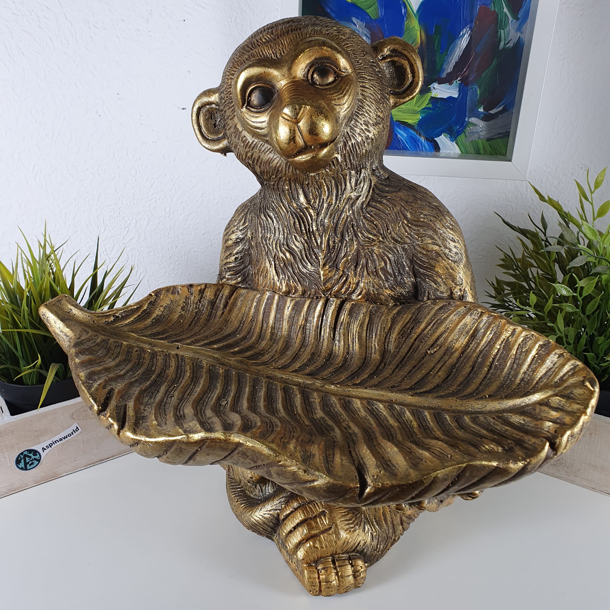 Goldene Affen Figur mit Schalle in den Händen 36 cm