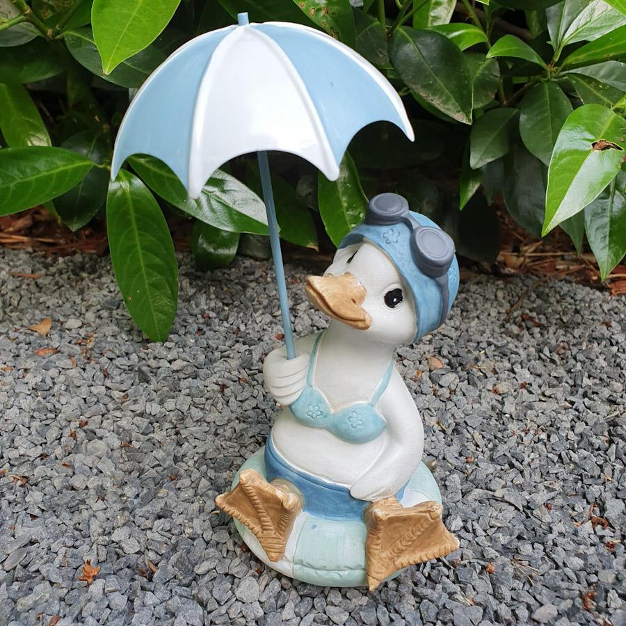 Enten Figur mit Sonnenschirm und Schwimmring 19 cm