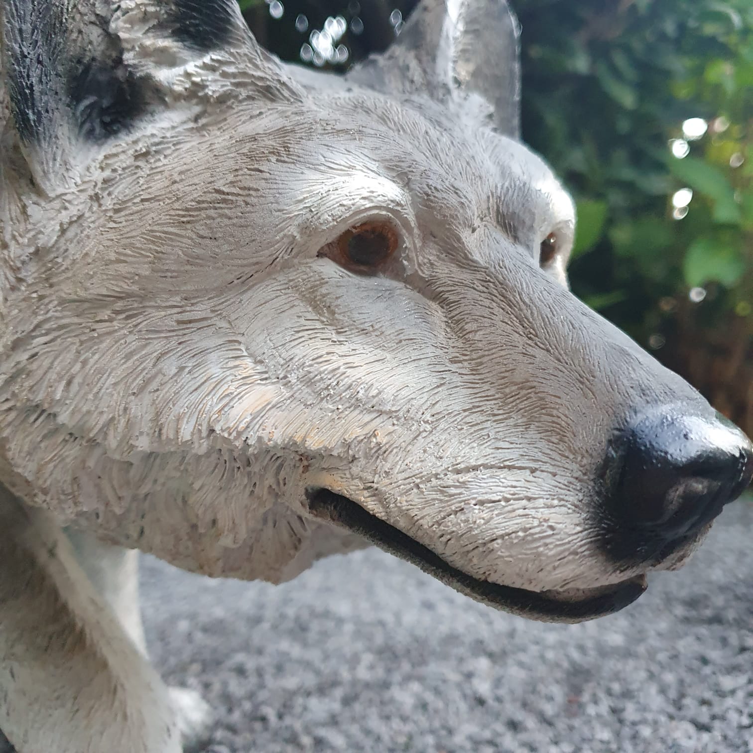 Gartenfigur Wolf Figur mit gesenktem Kopf 32 cm