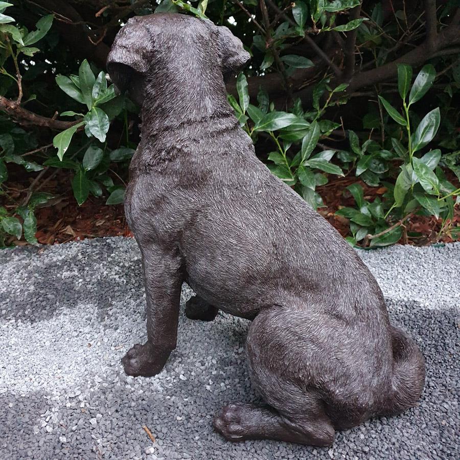 Gartenfigur sitzende braune Labrador Figur 53 cm