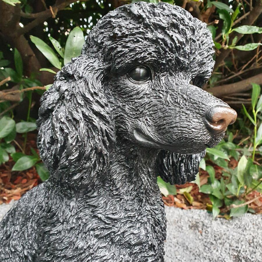 Gartenfigur schwarze Pudel Figur sitzt 48 cm Gartenfigur schwarze Pudel Figur sitzt 48 cm