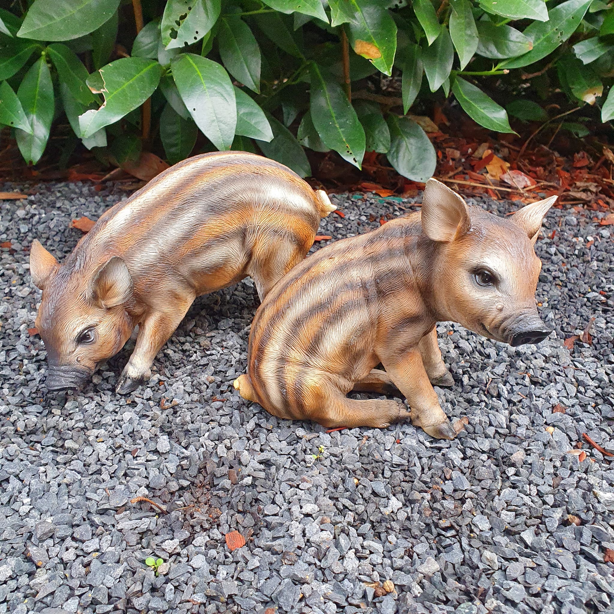 Gartenfigur Baby Wildschwein Figuren im 2 er Set  14 cm 