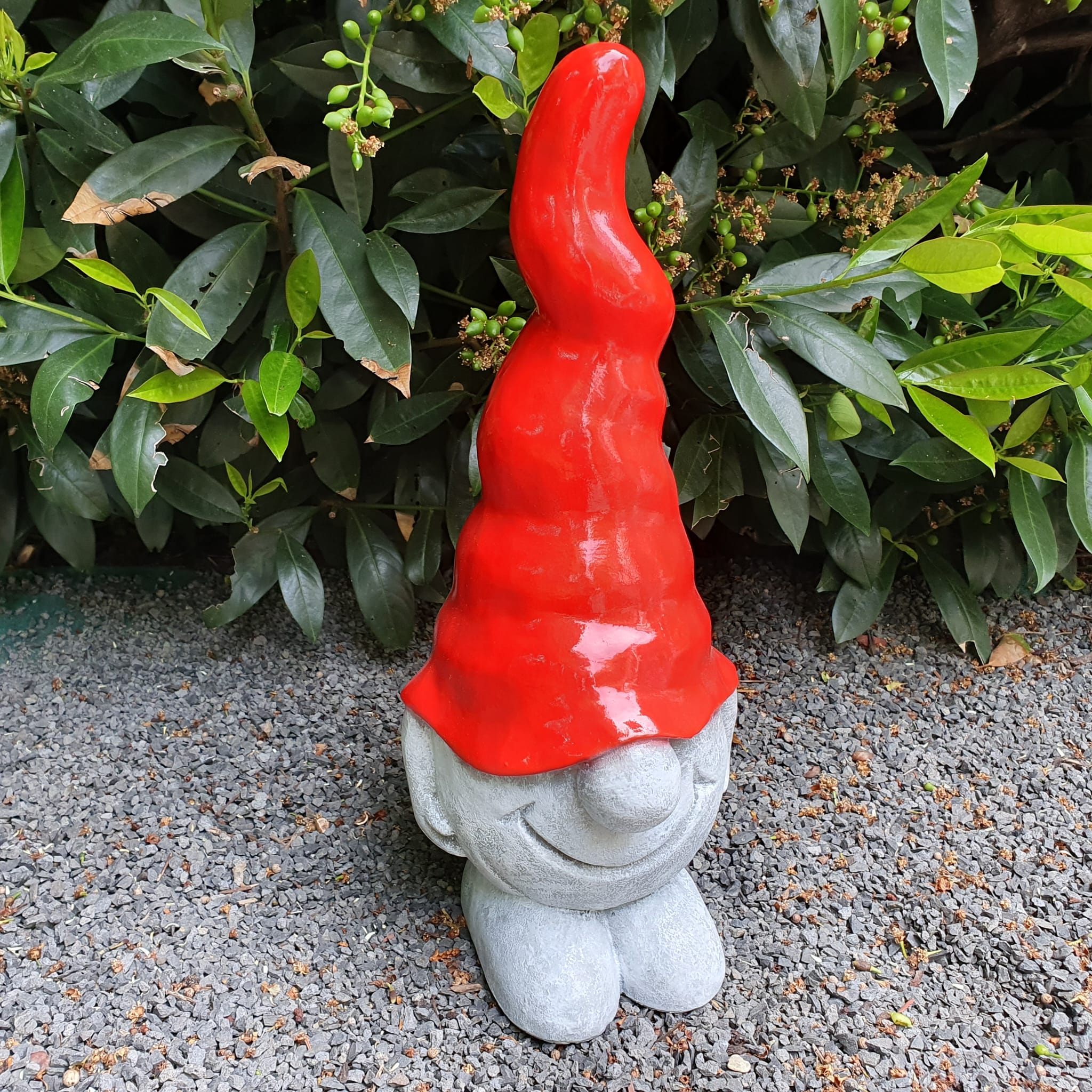 Gartenfigur stehende Wichtel Figur mit roter Mütze 41 cm