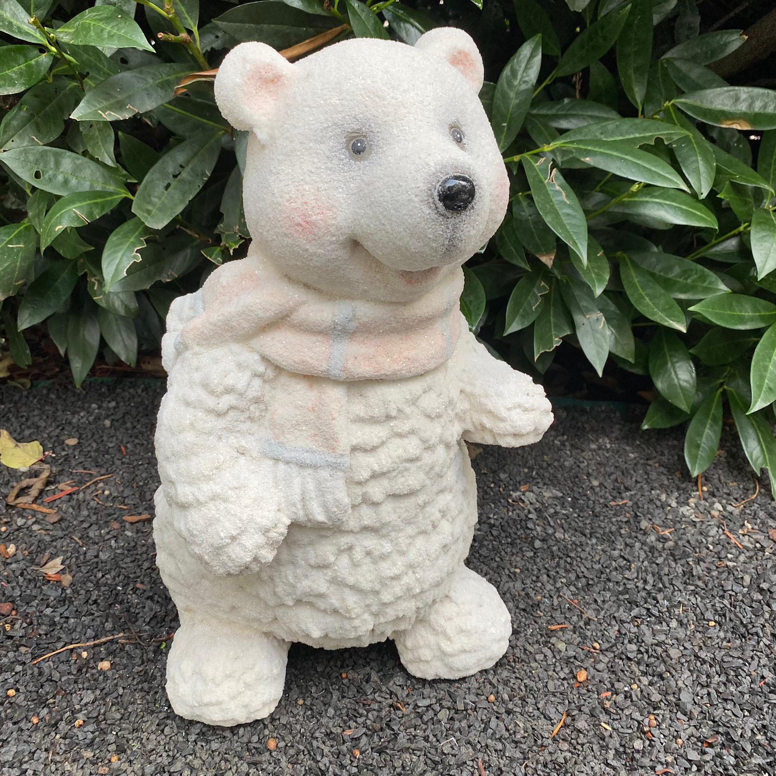 Gartenfigur Eisbär Figur mit Schal 41 cm