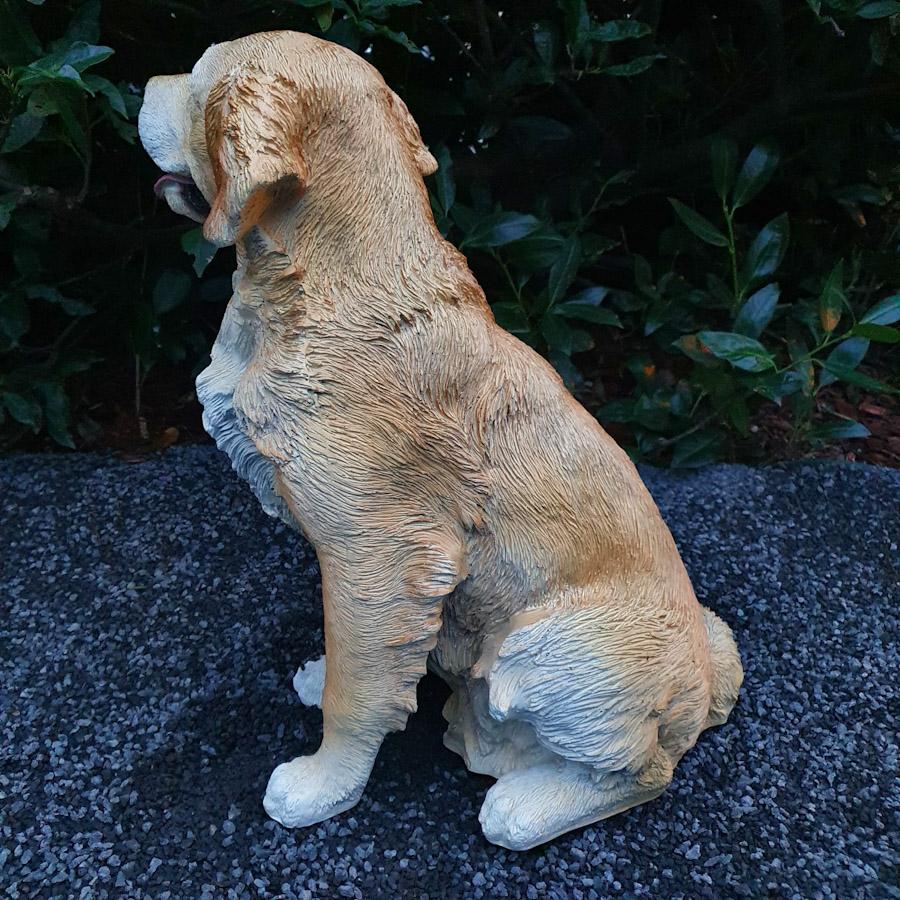 Gartenfigur Sitzende Labrador Figur Golden Retriever 52 cm
