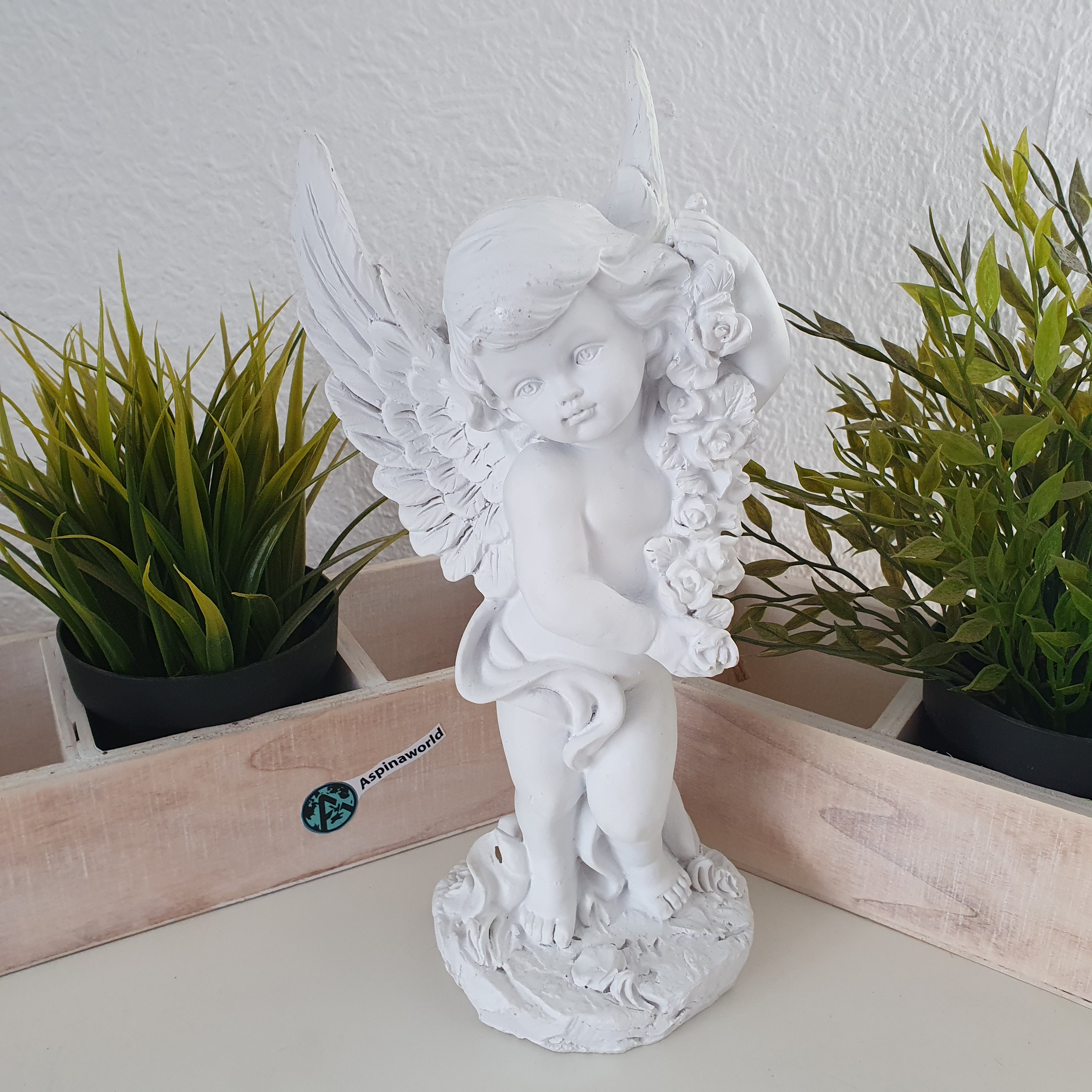 Stehender Engel mit Rosen 28 cm