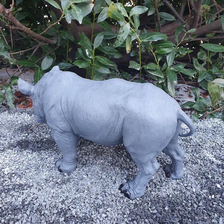 Gartenfigur stehende Nashorn Figur 53 cm