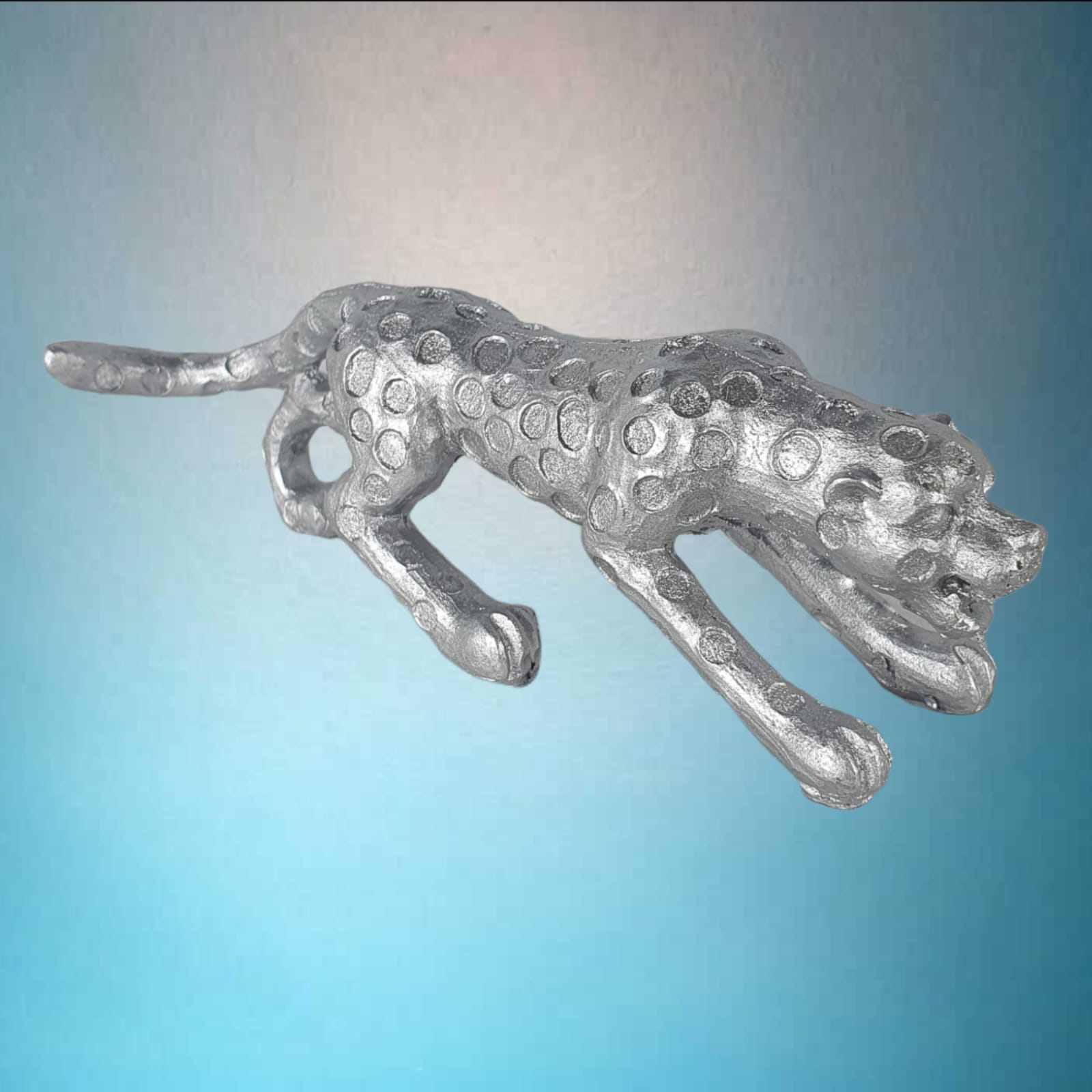 Leoparden Figur im Silberton 15 cm lang