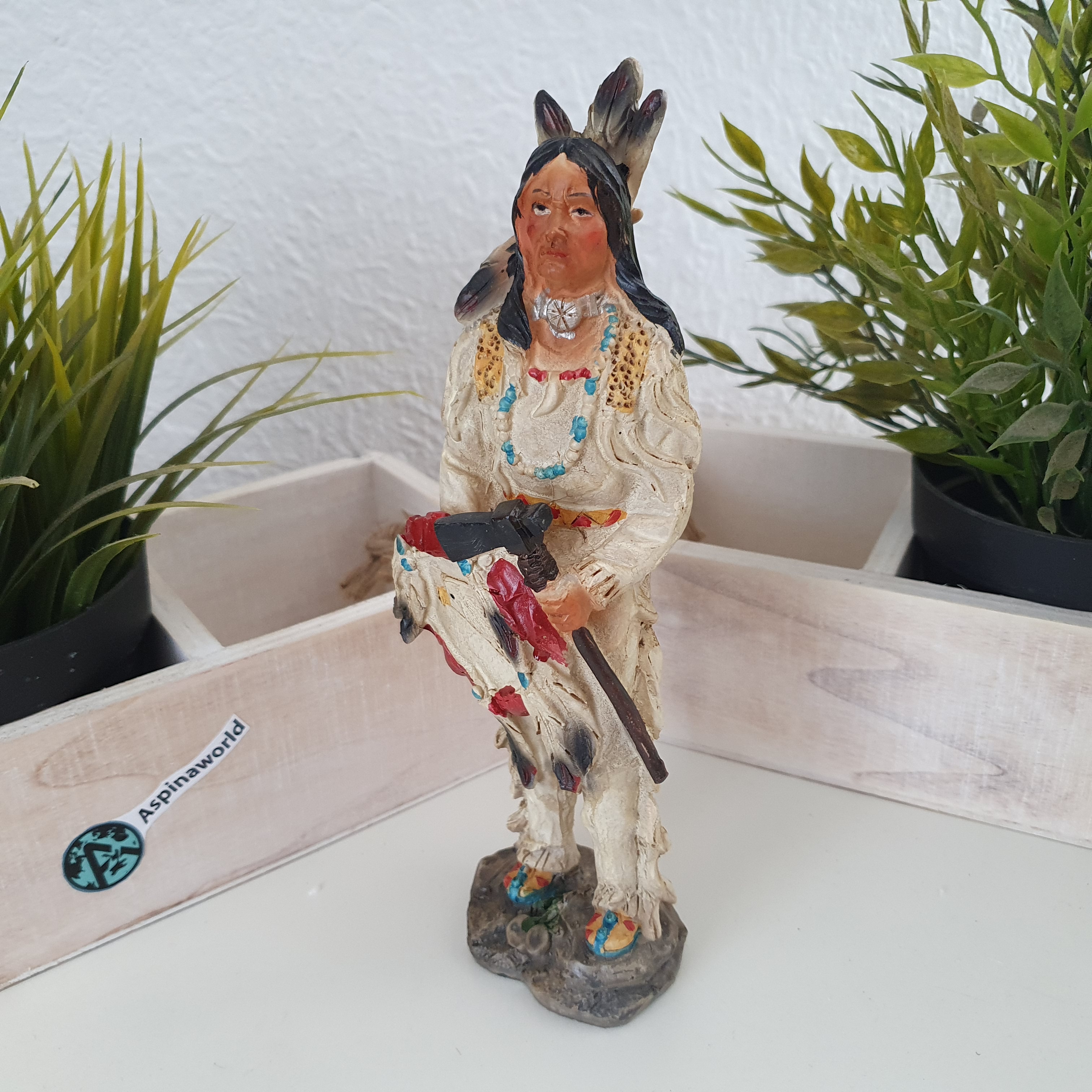 Indianer Figur mit Schild 21 cm