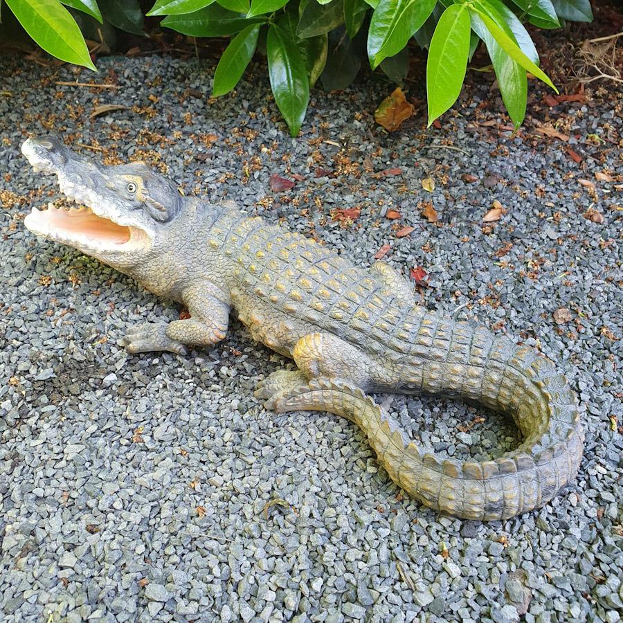 Gartenfigur Krokodil Figur mit offenem Maul 36 cm lang