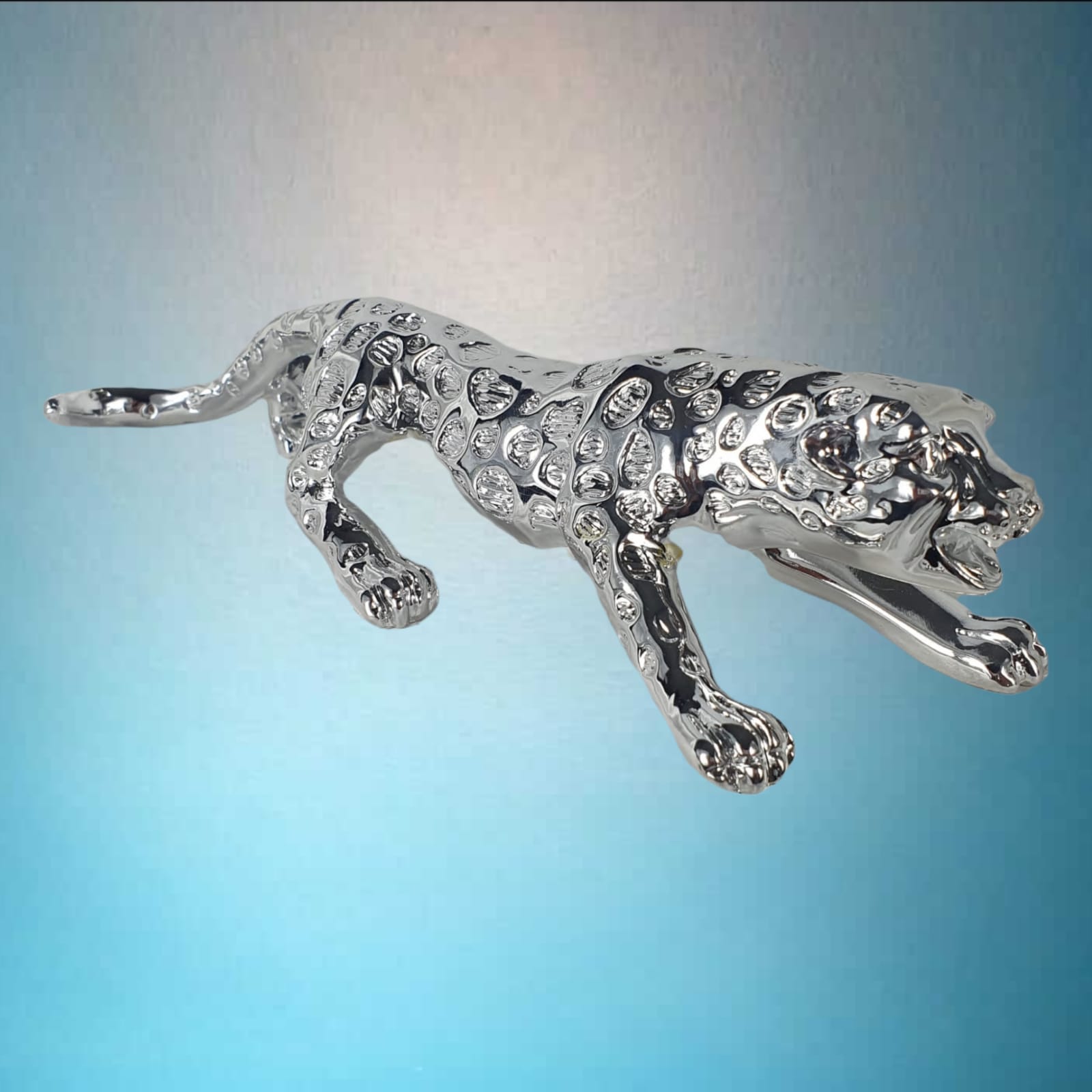 Leoparden Figur im Silber 29 cm lang