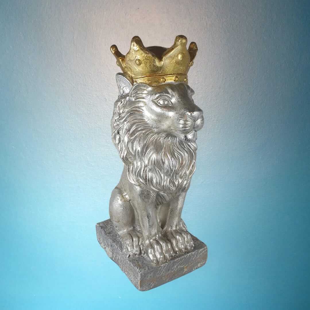 Sitzende Löwen Figur mit goldener Krone 48 cm
