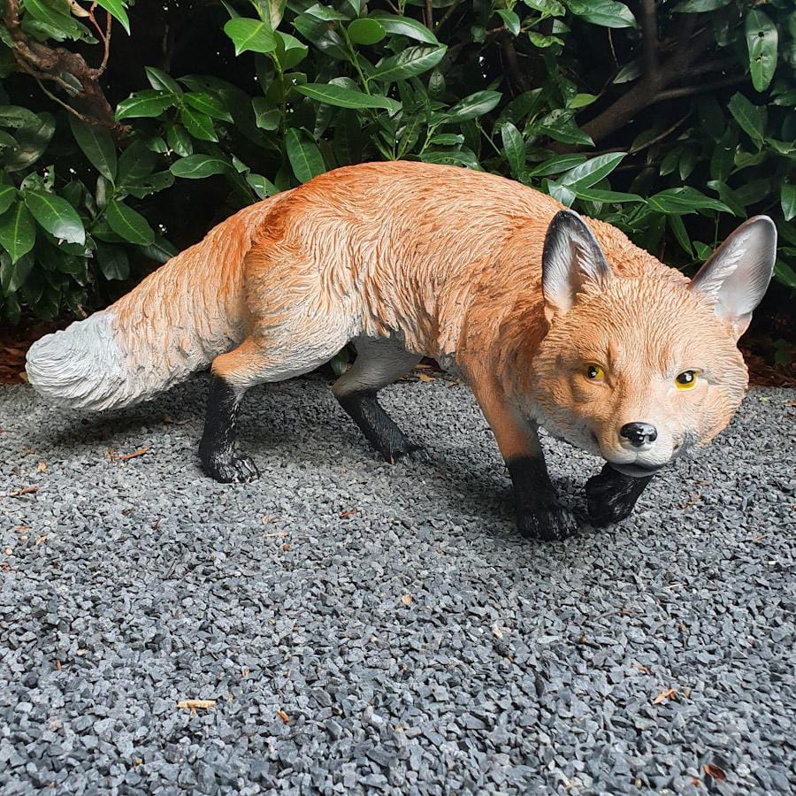 Gartenfigur Fuchs Figur auf der lauer 31 cm
