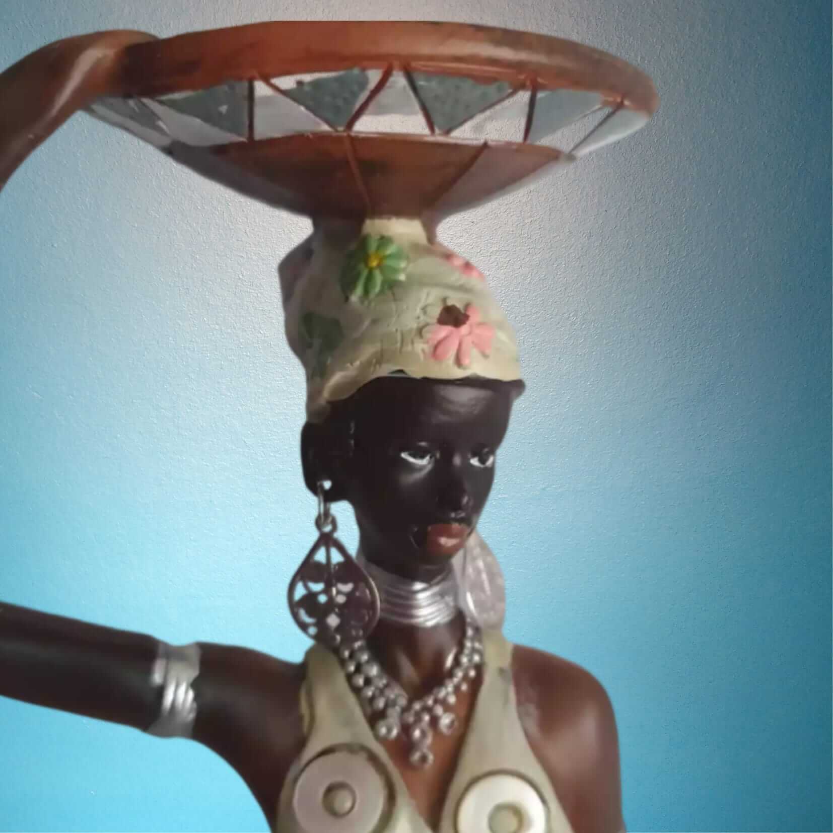 Afrikannerin große Figur 35 cm hoch Frau afrikanische Frau mit Schale 