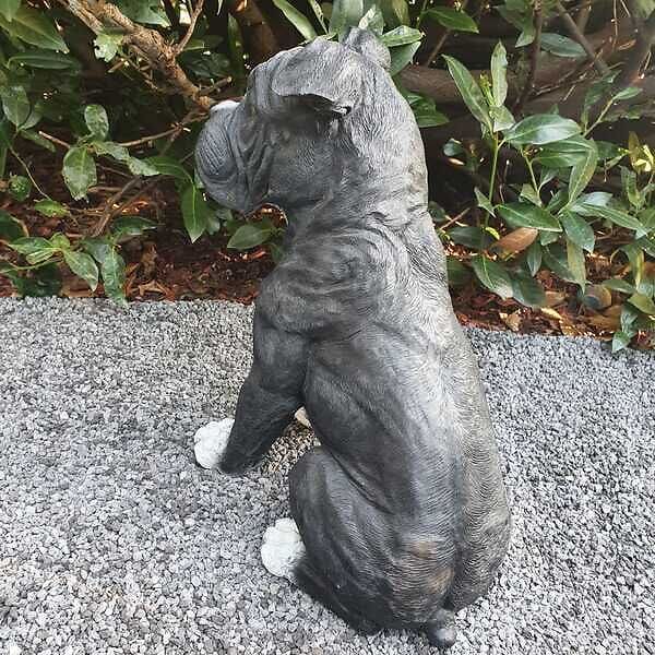 Gartenfigur American Bulldoge Figur in schwarz 41 cm