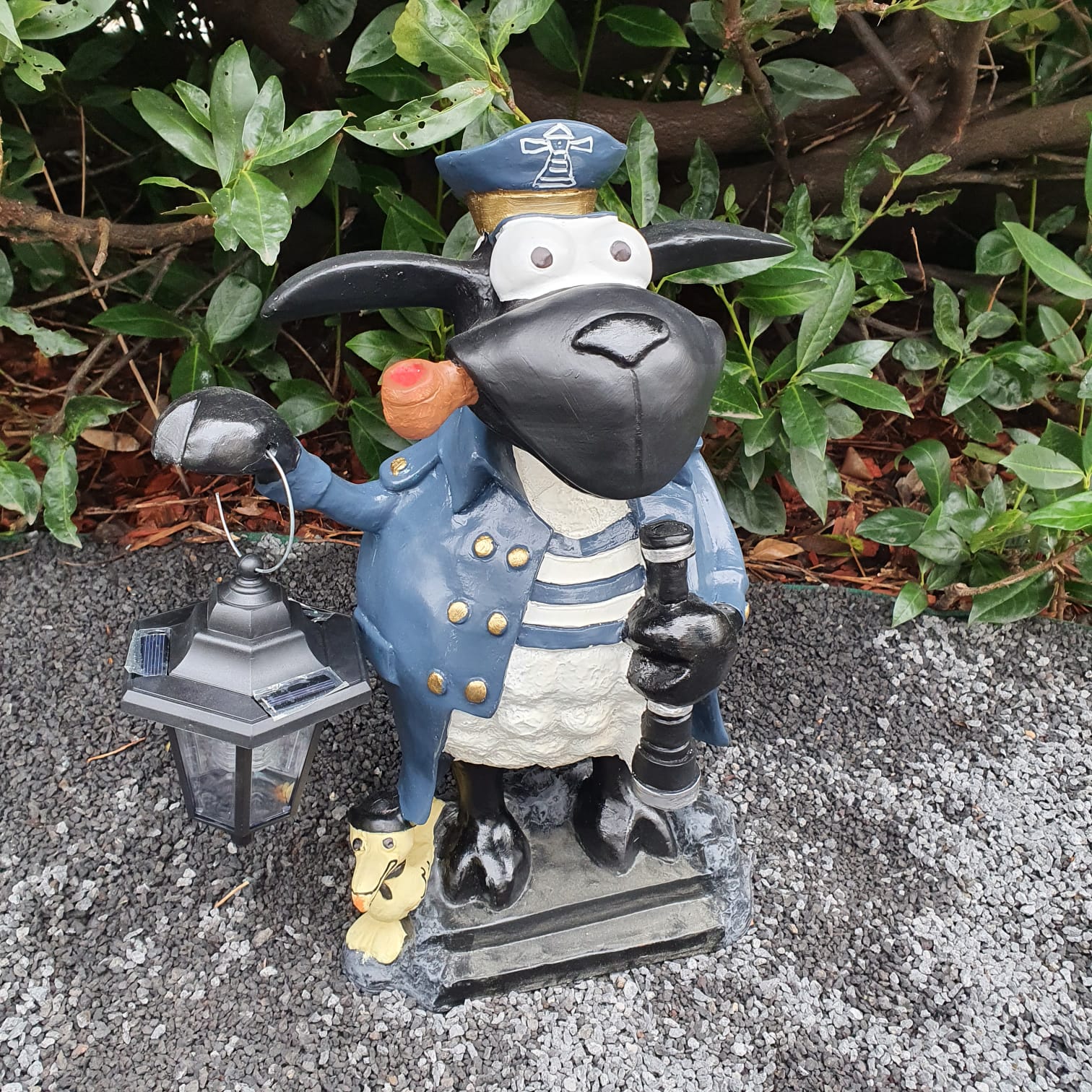 Gartenfigur Schaf Molly Figur mit Laterne als Kapitän 50 cm